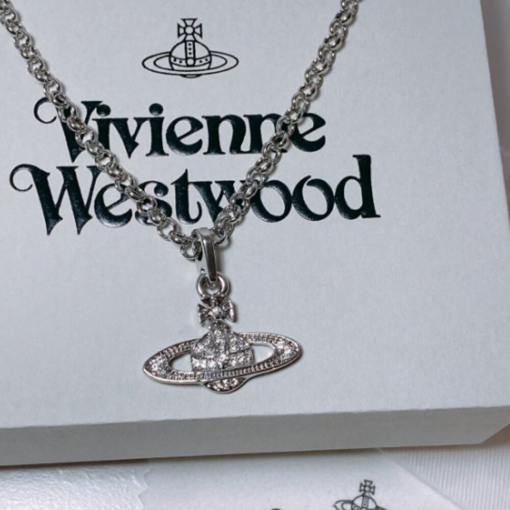 Vivienne Westwood Classic Saturn Orb Necklace Silver